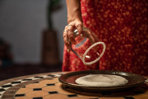 paloma recipe - salting the glass rim